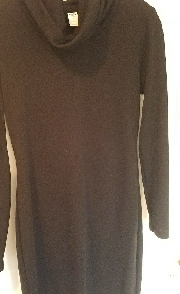Black turtle neck. W0000039